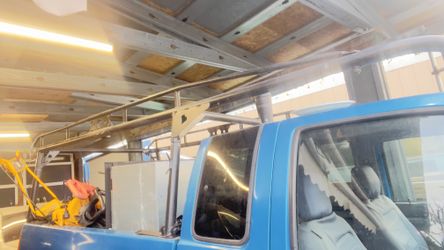 Ladders rock good conditions for a small pick up