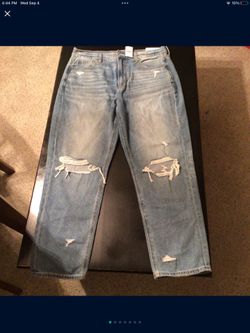 BRAND NEW AMERICA EAGLE MOM JEANS SIZE 10
