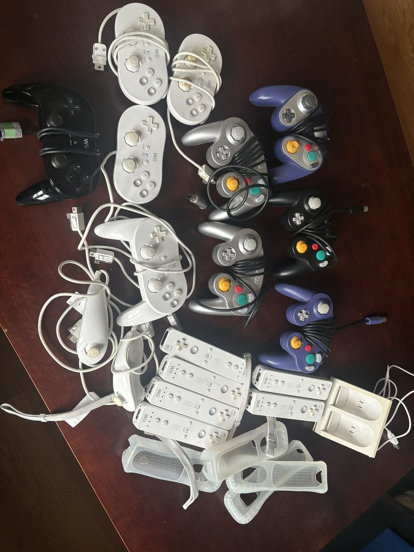 GameCube, Wii, And Wii-u Controller Lot! 