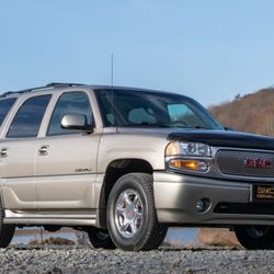 2001 Yukon DENALI (100K MILES 1 OWNER)