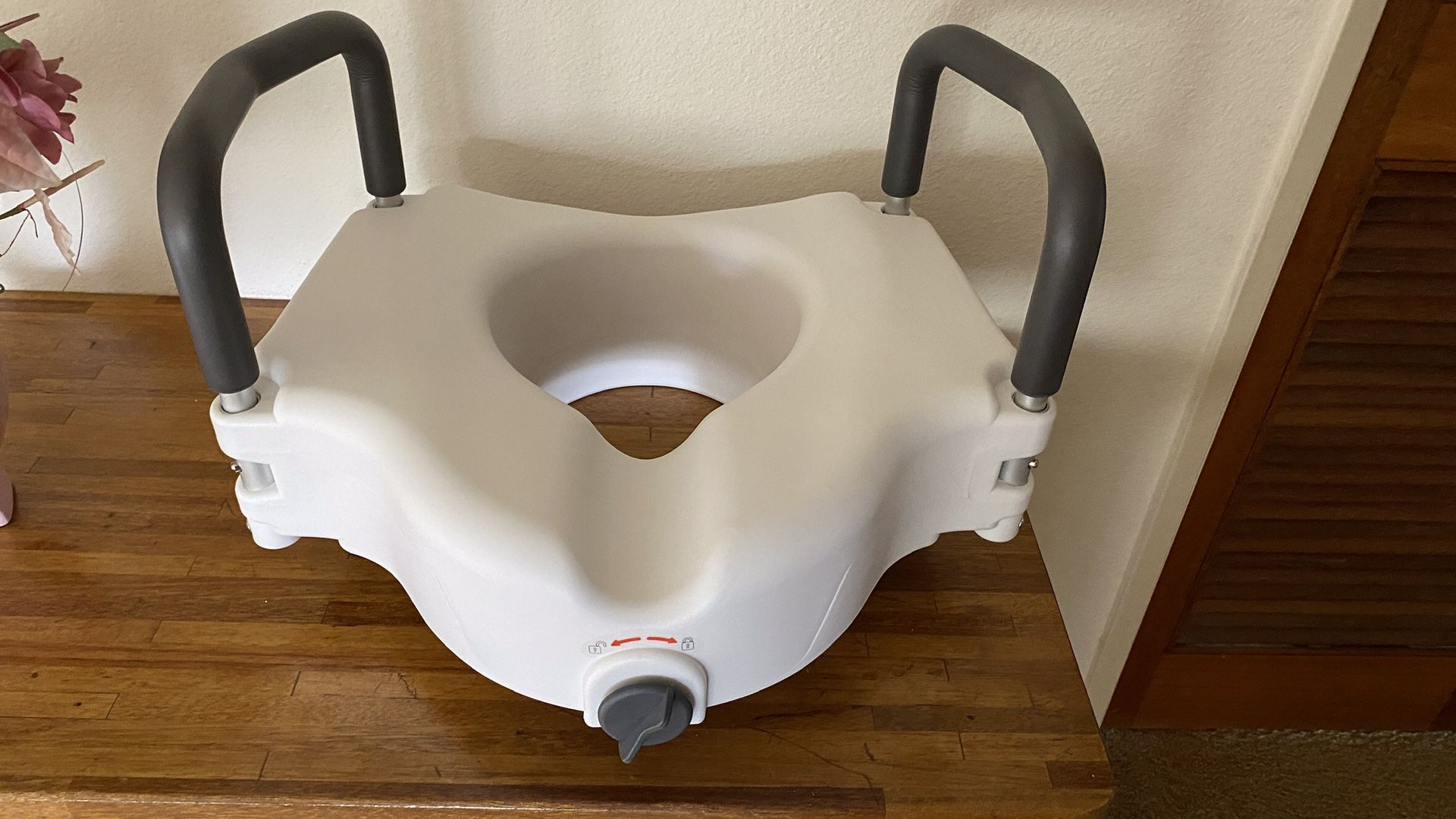 Drive Medical RTL12027RA 2in1 Raised Toilet Seat with Removable