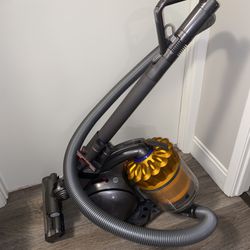Full Size Dyson Canister Vacuum With Ball Technology