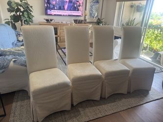 Dining table + 4 Chairs