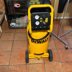 Dewalt 225 Psi 15 Gallon Air Compresser 