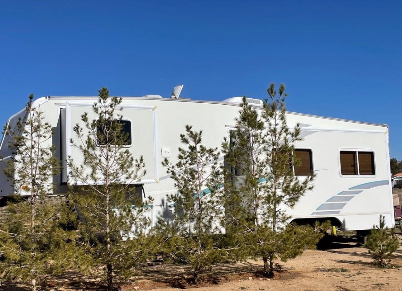 fifth wheel trailer 