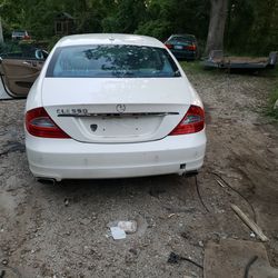 2009 Cls 550 For Parts Only  Car Runs  And Drive  But Parts only 
