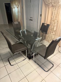 Dinning Table
