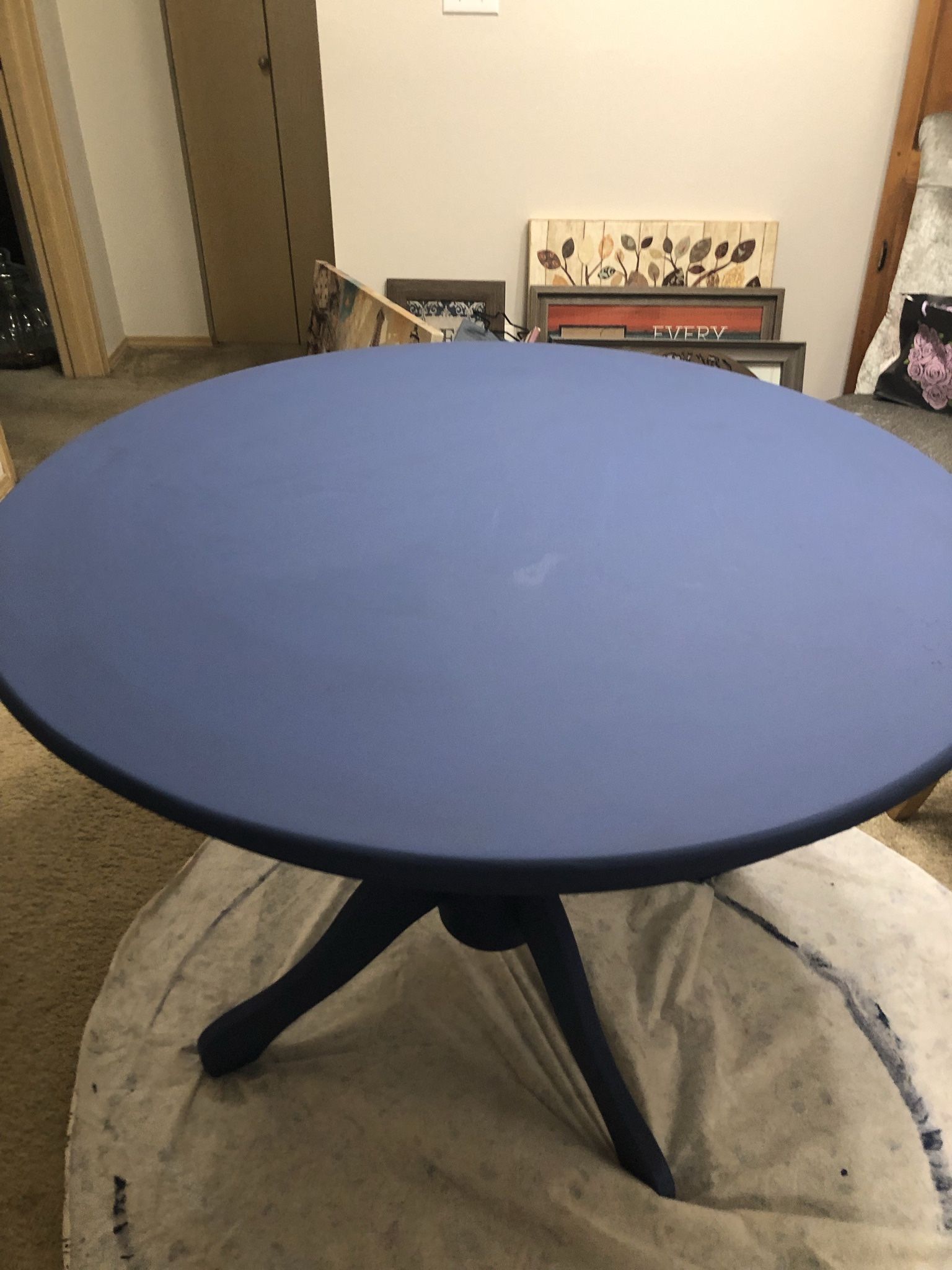 45’ Round Table