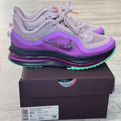 Nike Pegasus Premium  Size 6.5 w /  5m