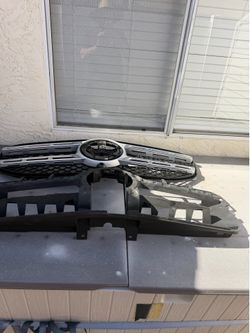 Original  Mercedes-Benz GLS 2021 front grill