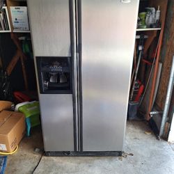 Whirlpool Refrigerator 