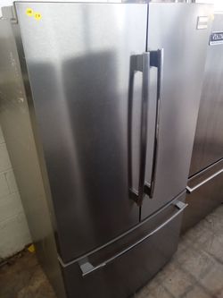Frigidaire stainless steel french door refrigerator - Free delivery