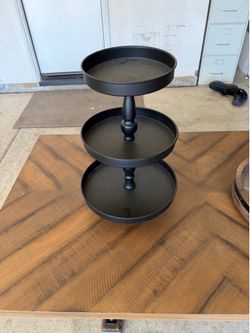 18” metal center piece.