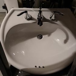 White Pedestal Sink With Faucet 