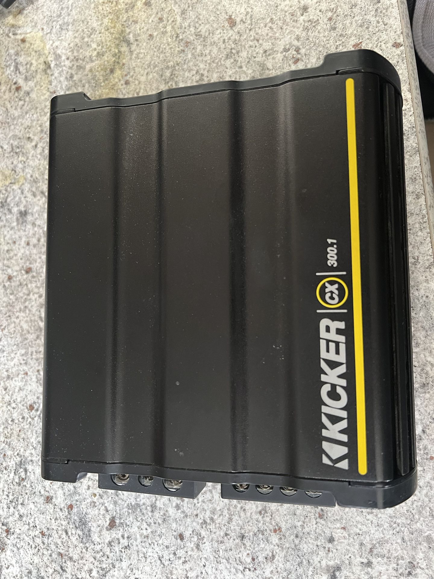 Kicker CX300.1 Mono Amplifier 300 Watts