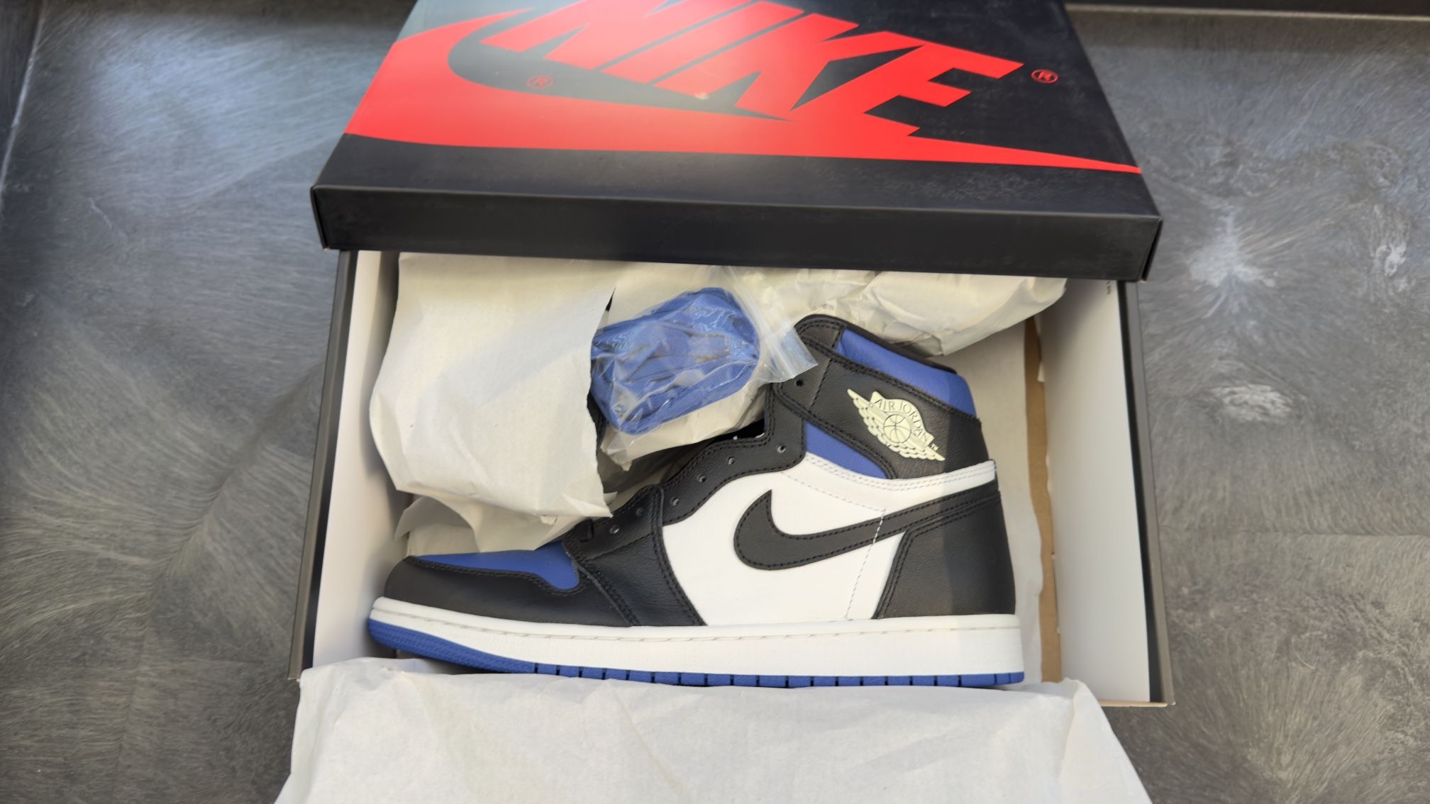 Jordan 1 Black / Blue Sz 10.5