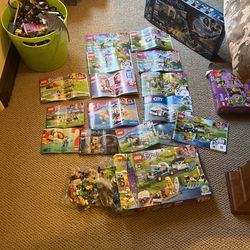 LEGOS FRIENDS BOOKS AND BLOCKS