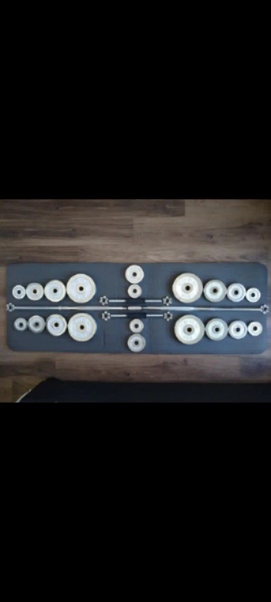 ADJUSTABLE DUMBBELL AND BARBELL SET.