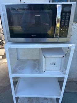 Haier small/ medium microwave