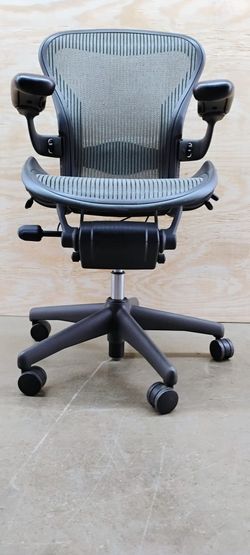 Herman Miller Aeron Office Desk Chair Size A Fully-Loaded + Still Available /Read The Description 