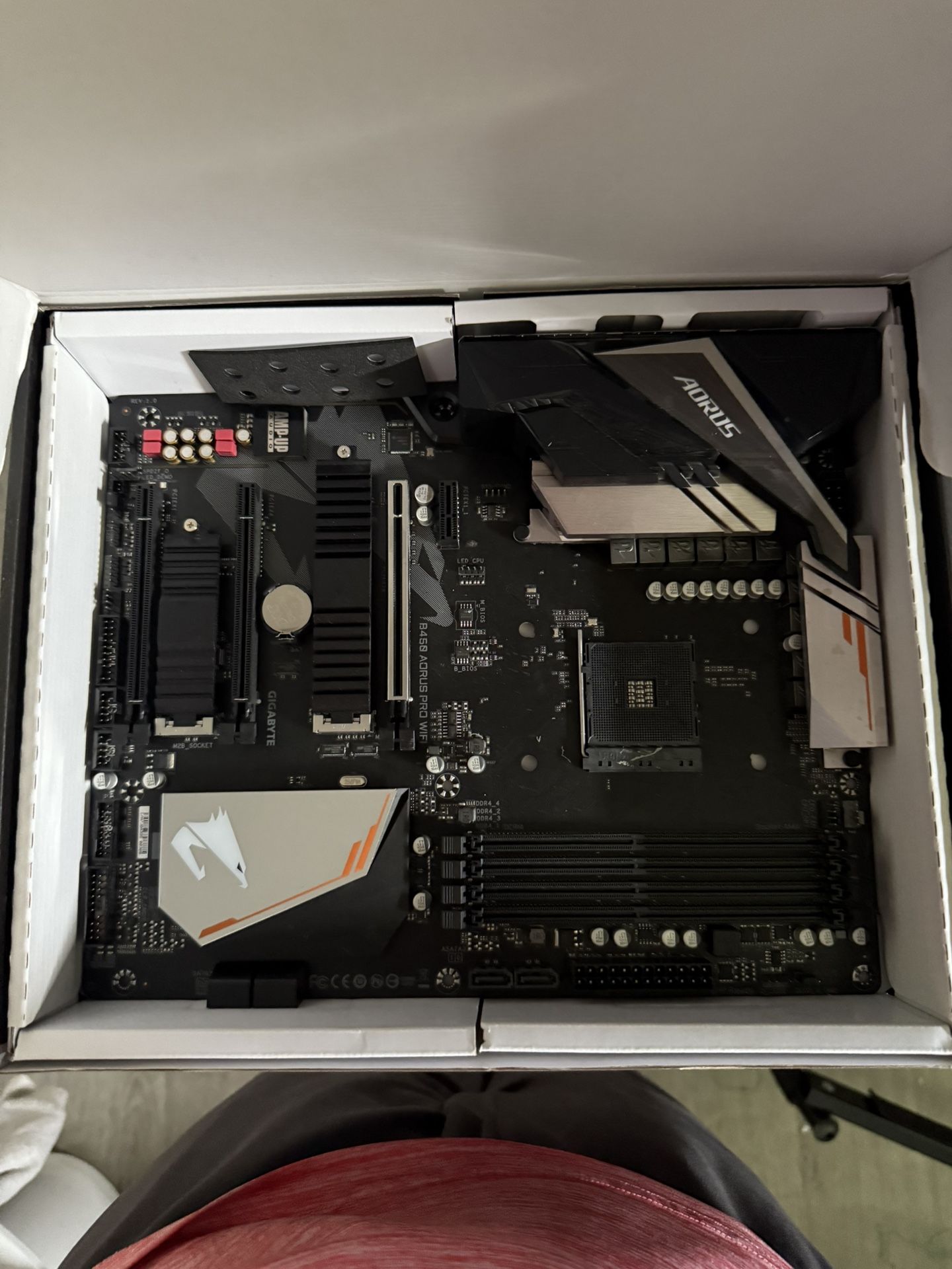 Motherboard  AORUS 