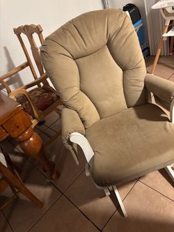 Baby / nursing rocking chair