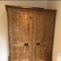 Laura Ashley 5pc Queen Bedroom Furniture Set