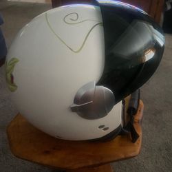 NOLAN BRAND LADIES MOTORCYCLE HELMET