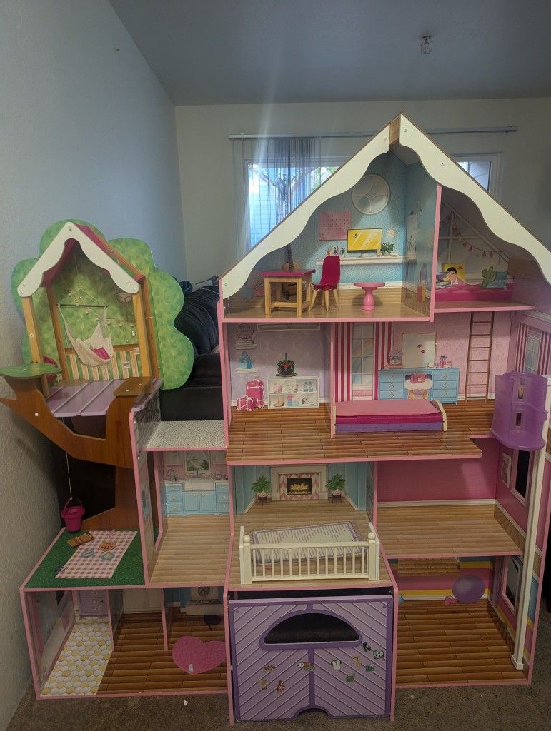 Doll House