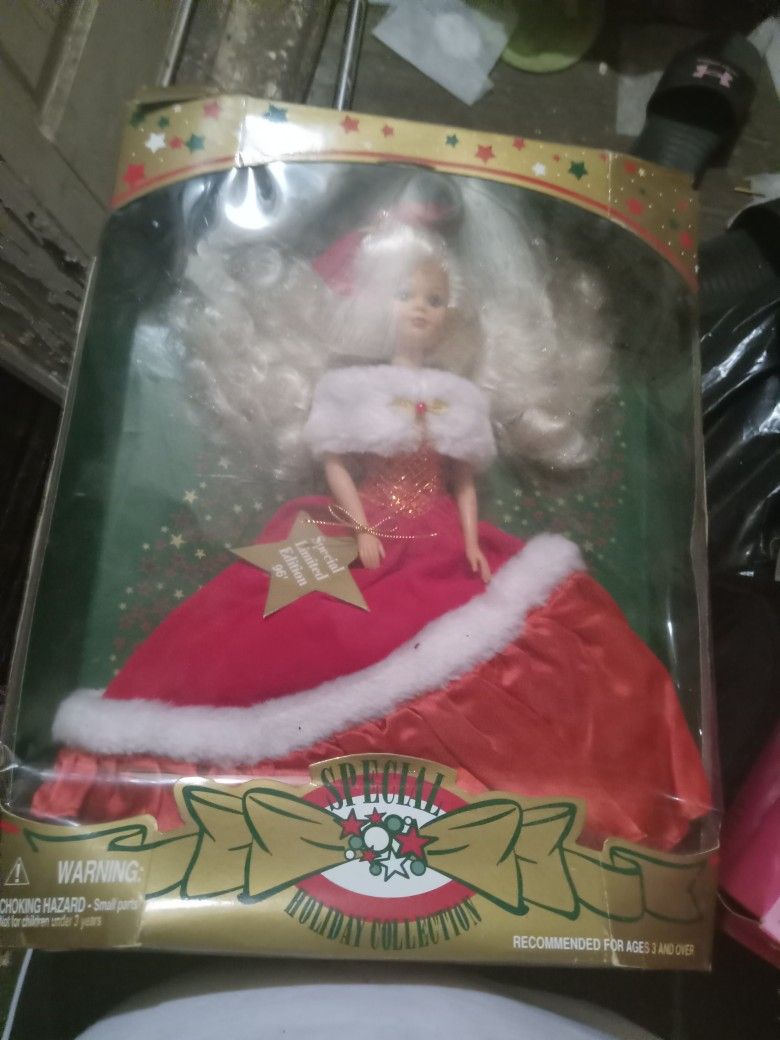 6 Collectors Edition barbie Dolls