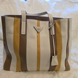𝐏𝐑𝐀𝐃𝐀   Baiadera Calfskin striped Tote Bag