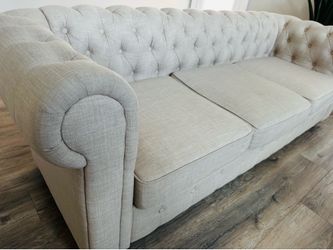 Tufted Sofa & Loveseat Set – Excellent Condition – Clean & Lightly Used