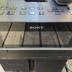 Sony mini hi-fi component system with bookshelf speakers, remote control, and antenna! High quality!