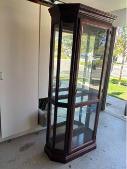 Curio Cabinet- excellent condition