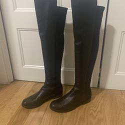 Stuart Weitzman Woman’s Leather Knee-high Boots,size 5.5M, color Black, Like NEW