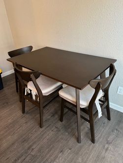 Dining room table