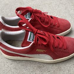 Red Pumas