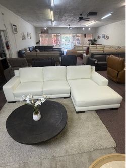 Darrium White 2Pc Leather Sectional w/ Chaise
