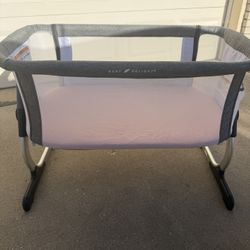 Beside Me, Dreamer, Bassinet And Bedside Sleeper Baby Bed With Spill Proof Fitted Sheet, And One Sheet Included