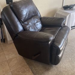 Reclinable Chair