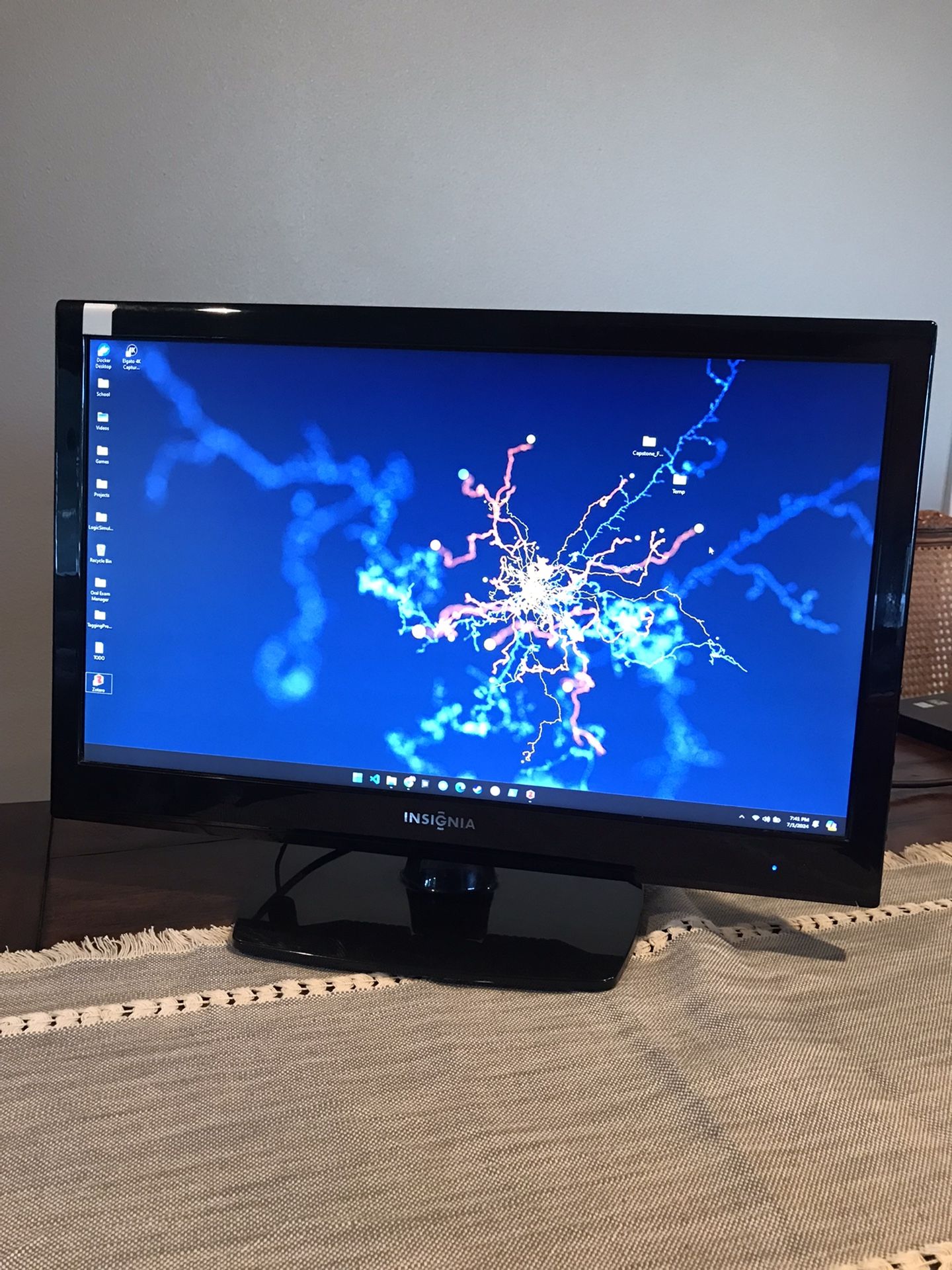 Insignia 22 Inch Tv