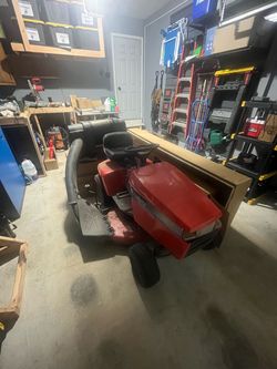 Riding lawnmower