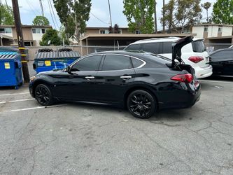 2015 Infiniti Q70