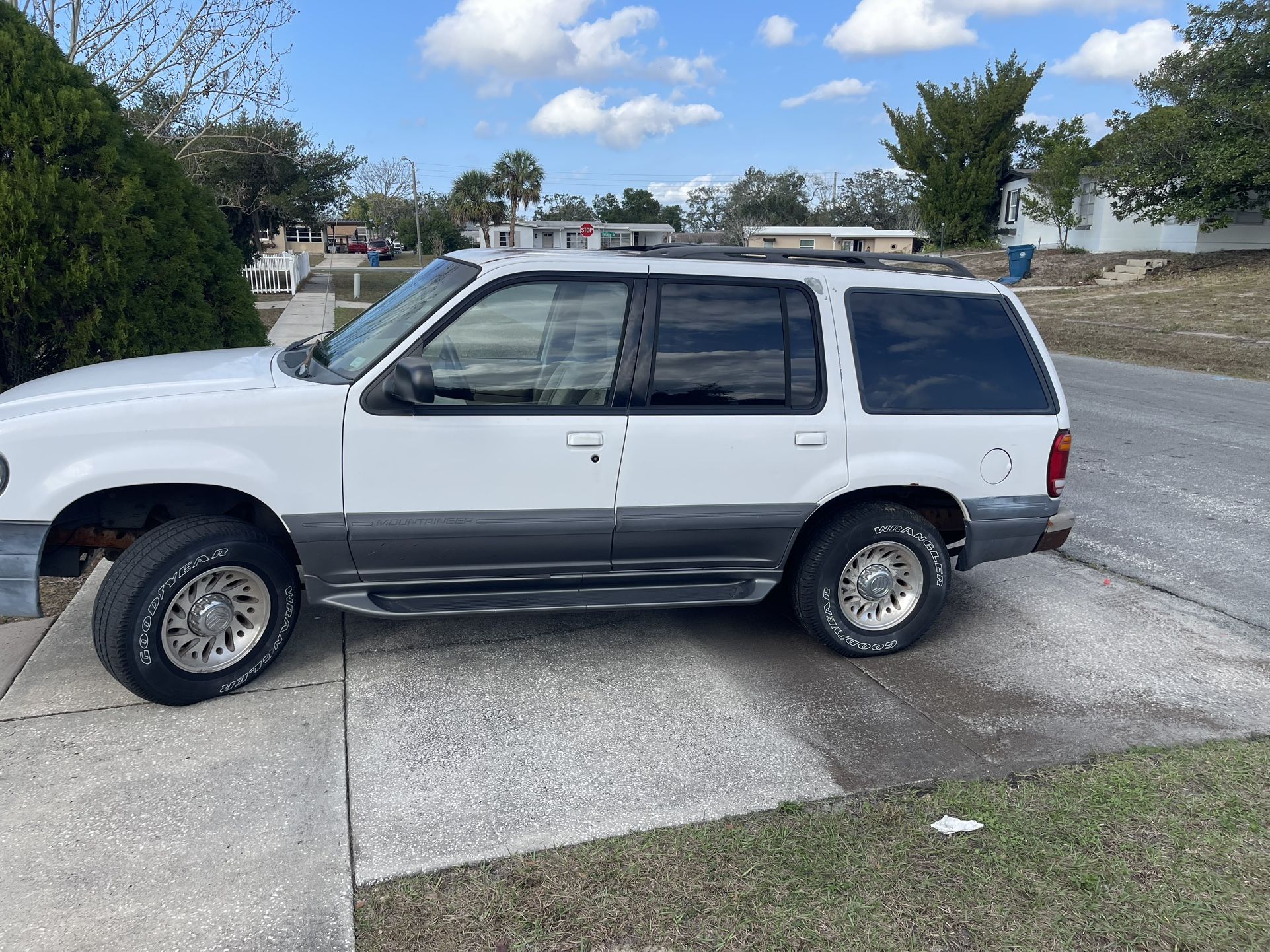 2000 Mercury Mountaineer