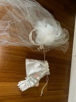 Vintage veil headband, gloves and bag