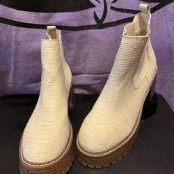 Mia Platform Ankle Boots