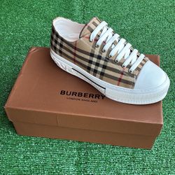 Burberry Shoes 