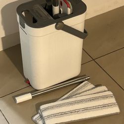 Flat Mop And Bucket Set