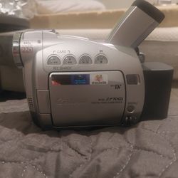 Canon ZR70MC Mini DVD Camcorder/ Video Camera