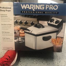 NEW WARING PRO Deep Fryer